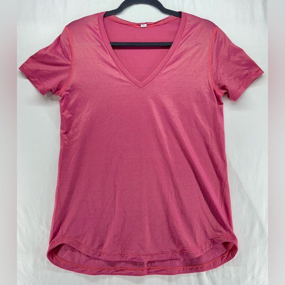 lululemon athletica Short Sleeve V-Neck Tee in Pink
